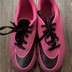 Pink + Black Nike Youth 1.5 Soccer Cleats
